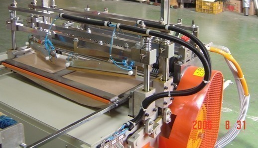 Автоматическая машина для производства полиэтиленовых чехлов для одежды SHCG-30GA
