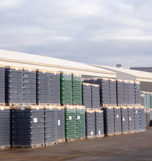 Стрейч-худ плёнка – как современный способ упаковки паллет. Технология пакетирования. Преимущества и недостатки материала.