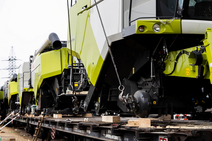 Доставка из Китая в Грузию 6-и комбайнов CLAAS Dominator 260