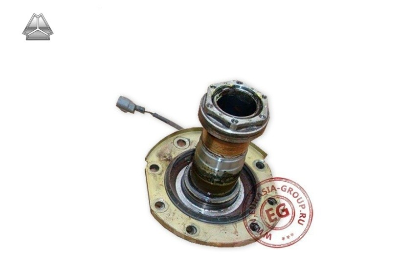 Цапфа левая (D-50 мм) для тягача HOWO A7 AZ9925410071