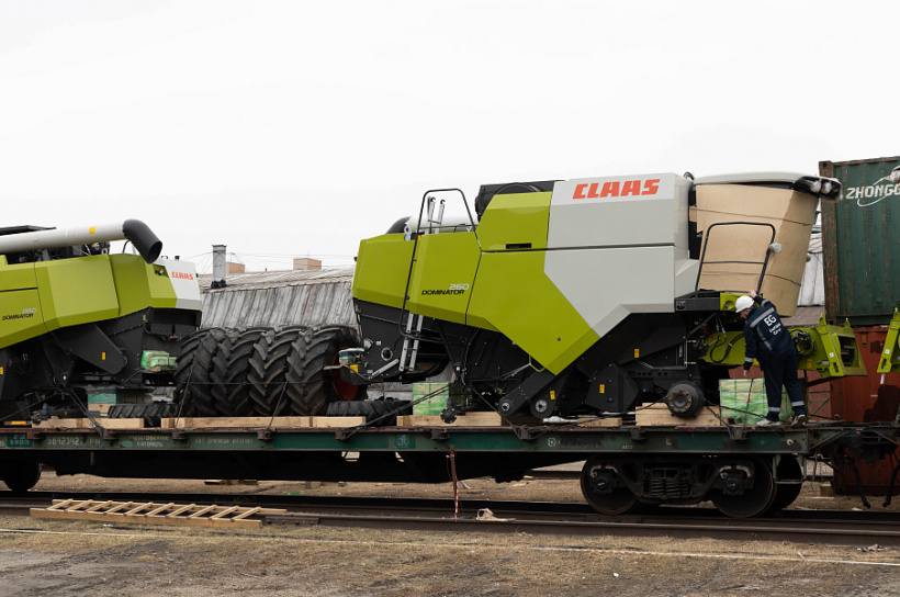 Доставка из Китая в Грузию 6-и комбайнов CLAAS Dominator 260